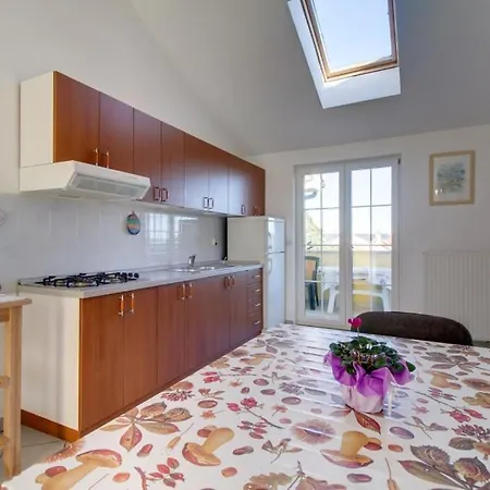 Apartment In With Sea View, Balcony, Air Conditioning, Wifi *